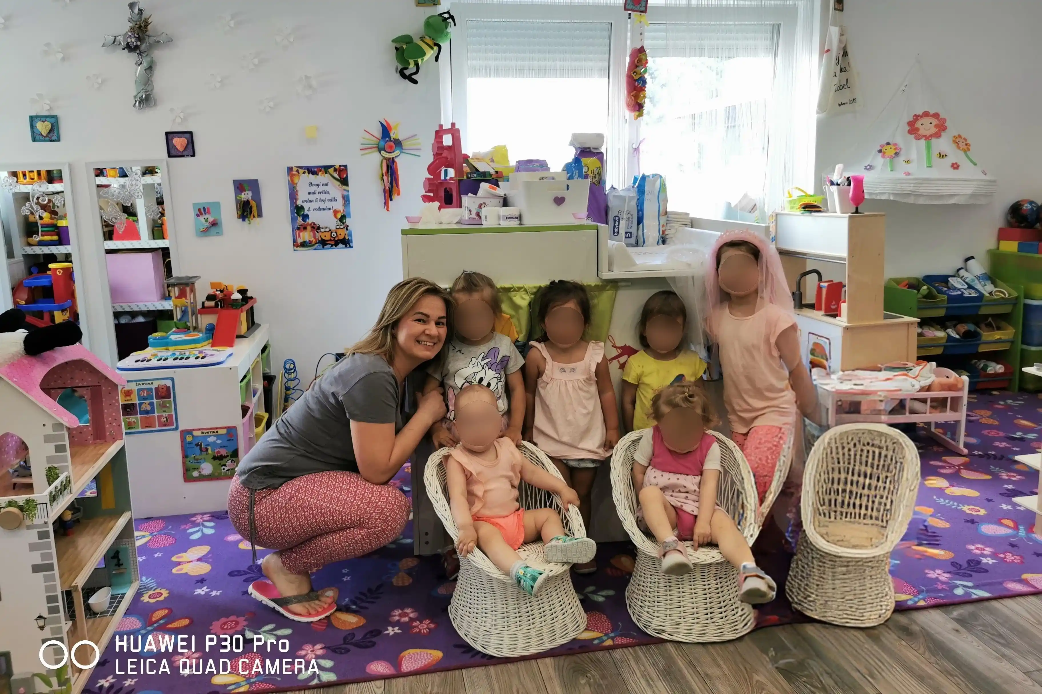 Brižan odgojitelj s djecom